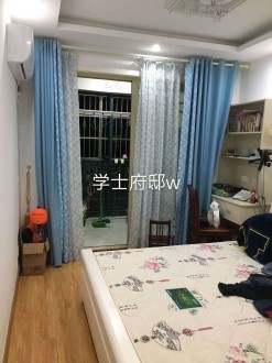 学士服低 3室 102㎡ 92.8万 精装修带杂物间