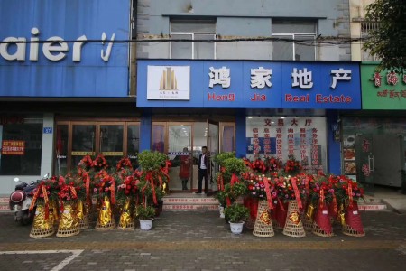 实验中学附近 3室 115㎡ 87万 精装修