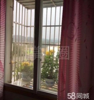 宏泰花园 3室 110㎡ 89.8万 精装修带车位带杂物间