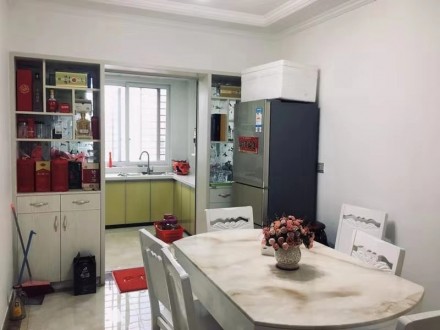 晋湖家园 3室 135㎡ 118万 精装修带杂物间