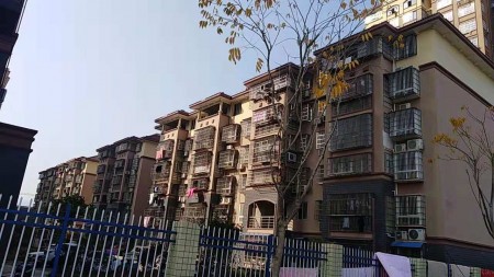 玉龙华府 3室 126㎡ 101万 毛坯带大杂物间