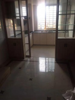 方合小区 3室 105㎡ 76.8万 精装修带车位