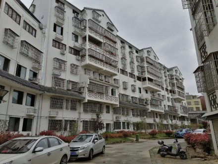 文博园烟雨江南 3室 102㎡ 71万 毛坯