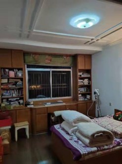 宏泰花园 3室 128㎡ 98.8万 精装修带杂物间