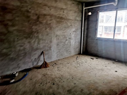 晋湖家园 3室 110㎡ 85.8万 毛坯