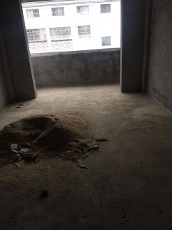 天泰花园 3室 133㎡ 110万 毛坯带复式90平米，杂物间15平米