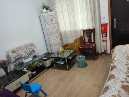 人民路 精装房（带家电家具）出售