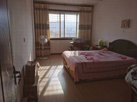 天龙新村旁 3室2厅 154㎡ 105万 精装修