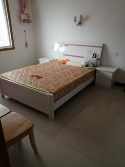 振龙山庄 3室 107㎡ 81万 精装修+杂物间