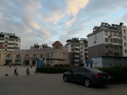 振龙山庄 92㎡精装修带杂物间