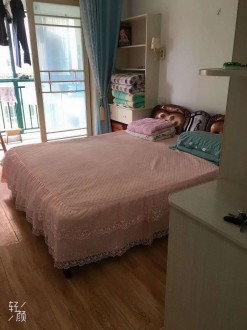 学士服低 3室 102㎡ 92.8万 精装修+杂物间