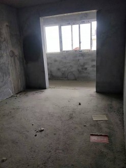 普贤路 3室 130㎡ 70.8万