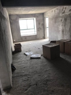 龙城庄园 3室 109㎡ 84.6万 毛坯