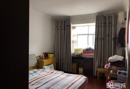 湖滨幼儿园附近 3室 112㎡ 35万 精装修带车库