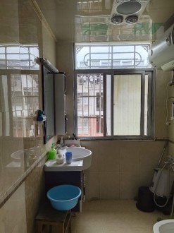 振龙山庄 2室 95㎡ 76.8万 精装修