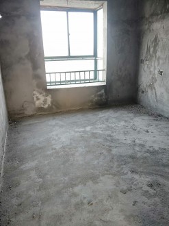 龙城庄园 3室 109㎡ 90.8万