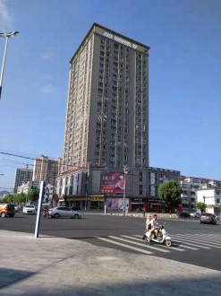 天成大厦 3室 118㎡ 93万 毛坯