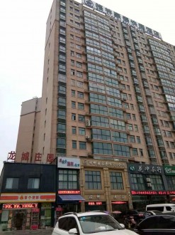 龙城庄园 2室 110㎡ 93.6万 精装修带杂物间