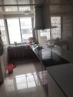 振龙山庄 3室 107㎡ 99.8万 精装修带车库30平米