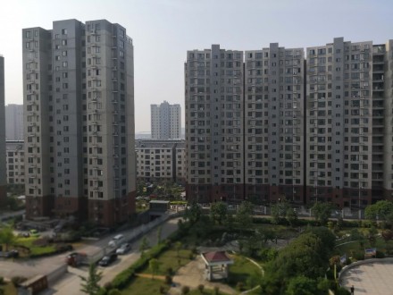 晋湖家园 3室2厅2卫毛坯带杂物间 142㎡ 112.8万