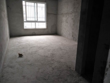 晋湖家园 3室 144㎡ 123万 毛坯带车位