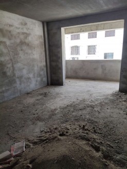 汇通附近 3室 117㎡ 95万 毛坯带杂物间
