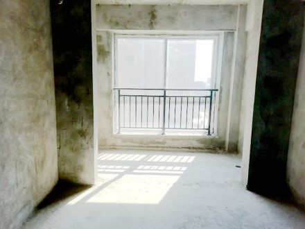 天成时代广场 3室 127㎡ 101万 毛坯带车位