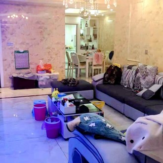 体肓馆附近 3室 126㎡ 122万带车位