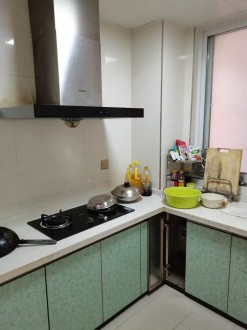 龙山路 3室 105㎡ 98万 精装修带车位