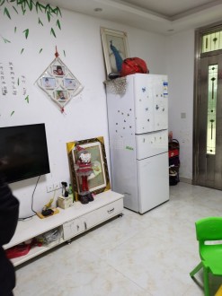菜市场附近 3室 110㎡ 82万 精装修