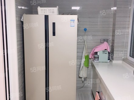 学士府邸 3室 135㎡ 128万 精装修带杂物间