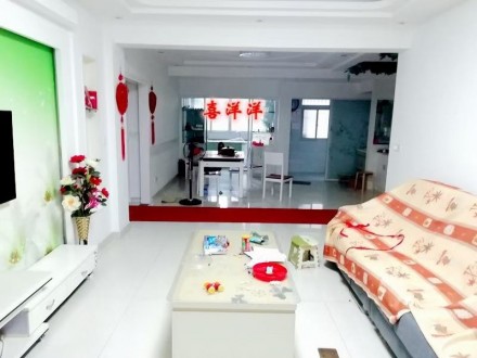 菜市场附近 3室 122㎡ 105万 精装修带杂物间