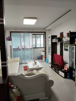 振龙山庄 3室 95㎡ 83万 精装修带杂物间