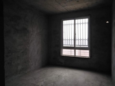 晋湖家园 3室 142㎡ 112万 毛坯带车位