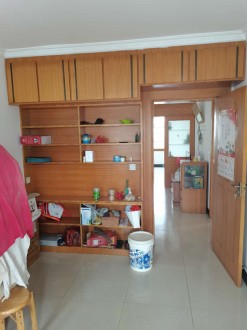 物华小区 3室 104㎡ 76万 精装修带杂物间