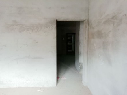 天成大厦 4室 140㎡ 103万 毛坯