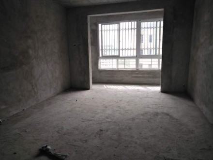 晋湖家园 4室 140㎡ 122万 毛坯带车位杂物间