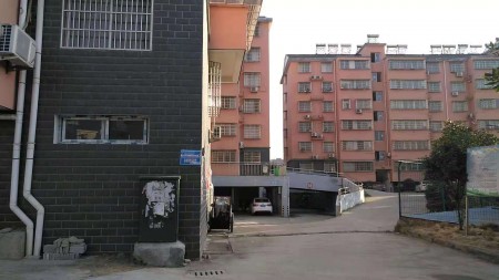 晶星家园 4室 150㎡ 128万 精装修带车位杂物间