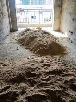 富强路 2室2厅 100㎡ 75万