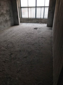 恒丰 3室 139㎡ +车位116.8万 毛坯