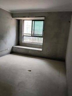 名门世家 3室 124㎡ 93万 毛坯