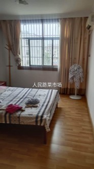 物华小区 3室 105㎡ 78万 精装修+杂物间