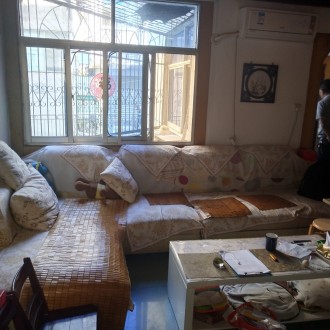 太中隔壁好楼层 3室 93㎡ 70万 精装修带杂物间