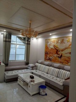 二小附近中间层 3室 118㎡ 52.8万 精装修
