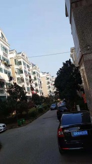 天泰花园 3室 125㎡ 105万 毛坯带27平米车库