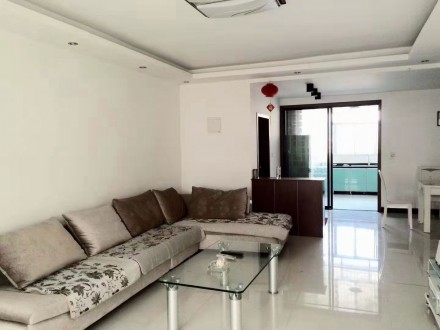 振龙山庄 3室 132㎡ 101.8万 精装修