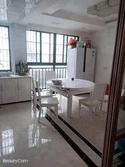 龙城庄园 3室 138㎡ 109.8万 精装修
