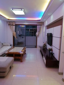 振龙山庄好楼层 3室 140㎡ 106万 精装修带车库