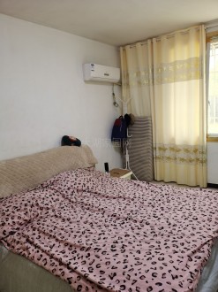 宏泰花园 3室 128㎡ 96.8万 精装修带杂物间