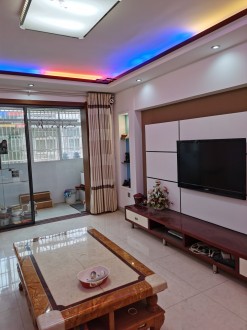 振龙山庄 3室 140㎡ ＋车库108万 精装修